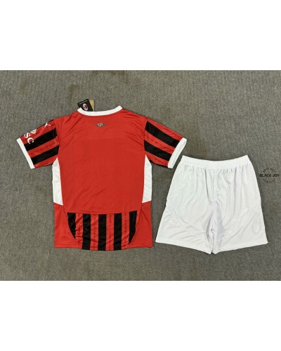 Kit milan home 24 25 maglia e pantaloncini AC Milan
